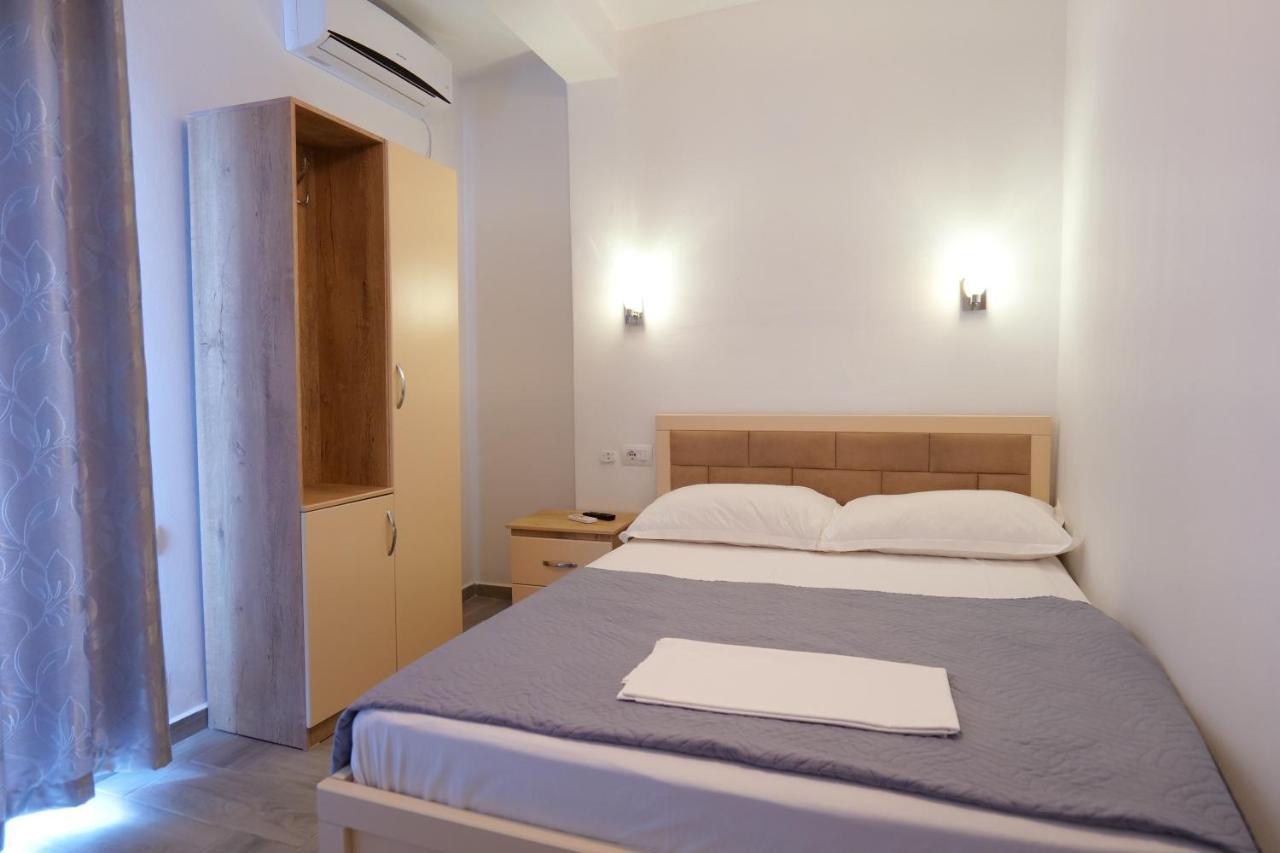Adrian Guest house Ksamil